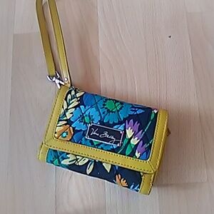 💲1⃣▶Vera Bradley trifold floral print with mustard accent Vivid Color Wristlet